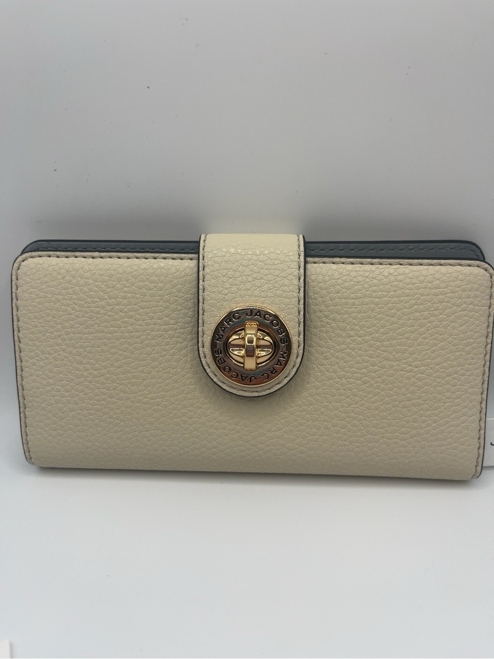 New Marc Jacobs Continental Wallet Pebbled Leather Marshmallow/Ivory NWT - Picture 1 of 7
